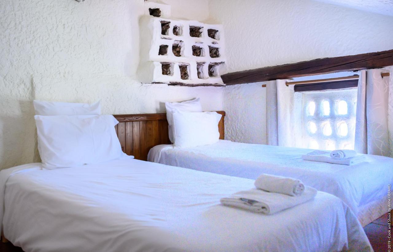 Auberge Lo Robur Roure Екстериор снимка
